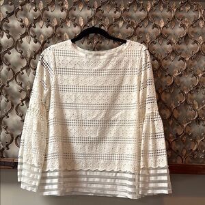 Max Studio White Blouse with Timeless Elegance